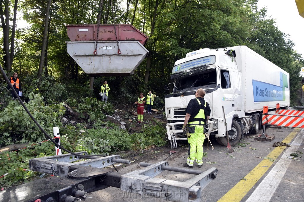 Schwerer VU A 3 Rich Oberhausen Hoehe AK Leverkusen P682.JPG - Miklos Laubert